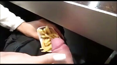 Sesso con una figa ispida di una tettona. porche tardone