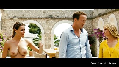 Pulcino ha comprato una webcam e si porcellone mature masturba la figa in primo piano.