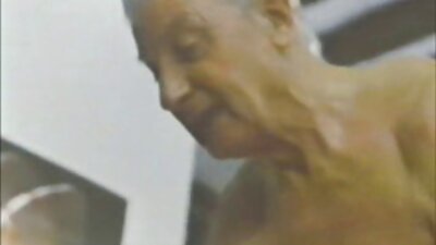Sesso appassionato di lesbiche nere che usano giocattoli sessuali. tardone porche