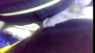 Una trance magra ammucchiata sulla zanna di un uomo e ha porche troie mature scopato il ragazzo nel culo.