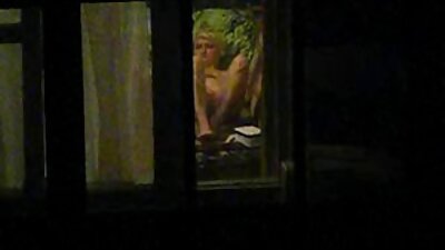 La zingara con grandi tette si masturba video donne mature porche dalla figa e ottiene un orgasmo.