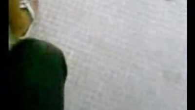 La cagna russa magra Lizaveta K si masturba dalla figa pelosa. video porche mature
