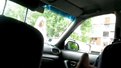 Uno sconosciuto giapponese ha una giovane donna asiatica con tardone porche un vibratore.