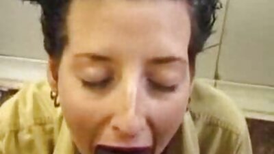 Sesso video mature porche senza preparazione con una giovane cagna dai capelli scuri.