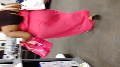 Lo mature porche video sperma fuoriesce dalla fica e la ragazza glielo spalma su tutta la fica.