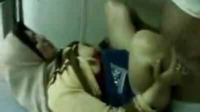 Tyanochka video mature porche geme dolcemente hentai con una voce da un cazzo nella sua figa.