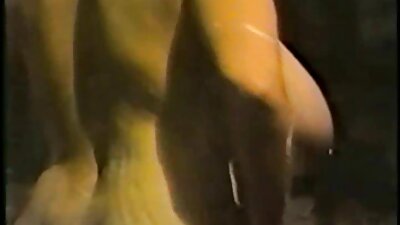 La tettona signore mature porche domina Mandy Dee ha fatto tuffare lo schiavo nel berretto.